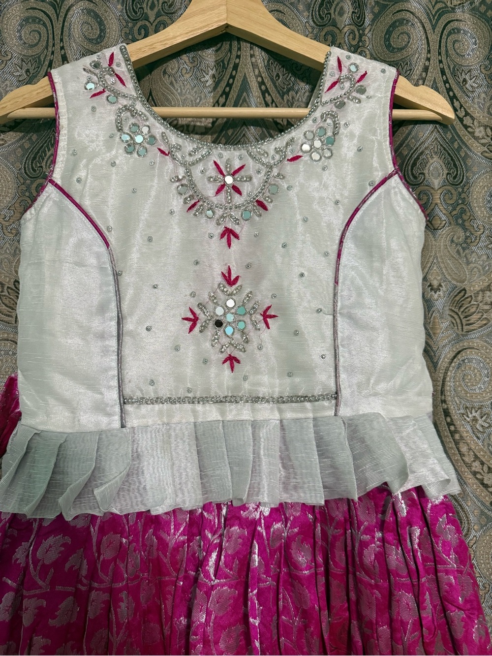Big girls Indian long gown - Picture 4 of 5